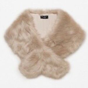 NWT Zara Faux Fur Scarf